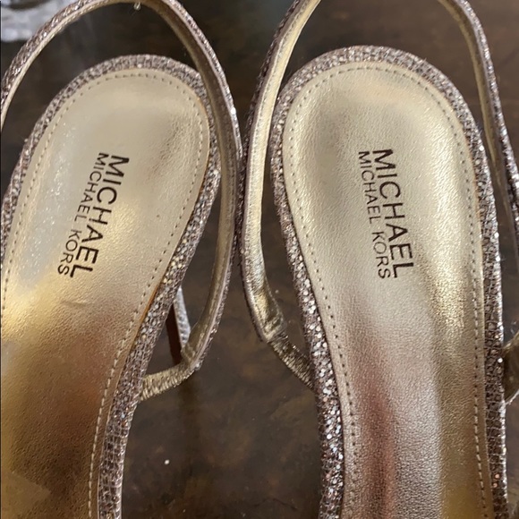 Gold Michael Kors pumps - Picture 2 of 6